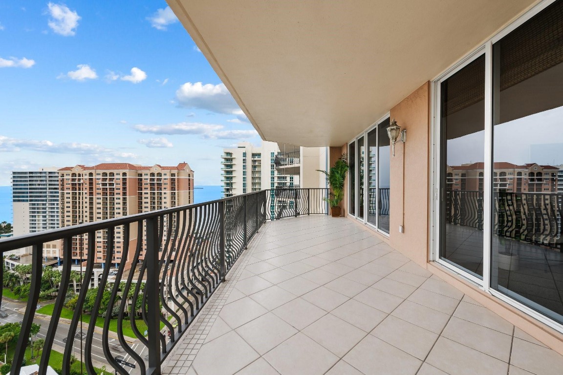 JACKSON TOWER LAS OLAS - Residential