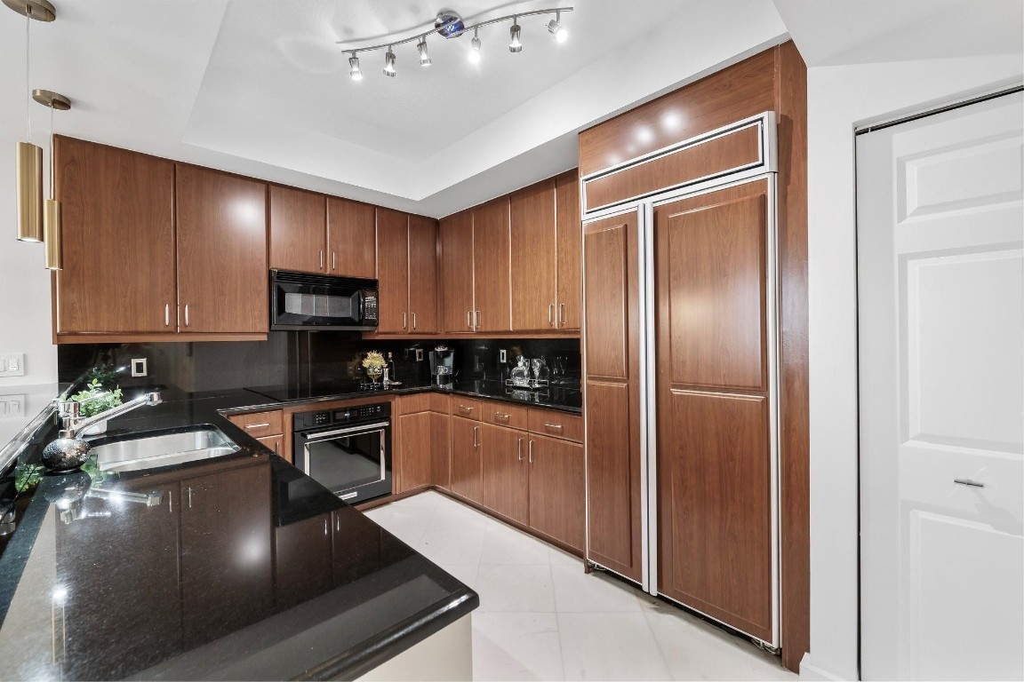 JACKSON TOWER LAS OLAS - Residential