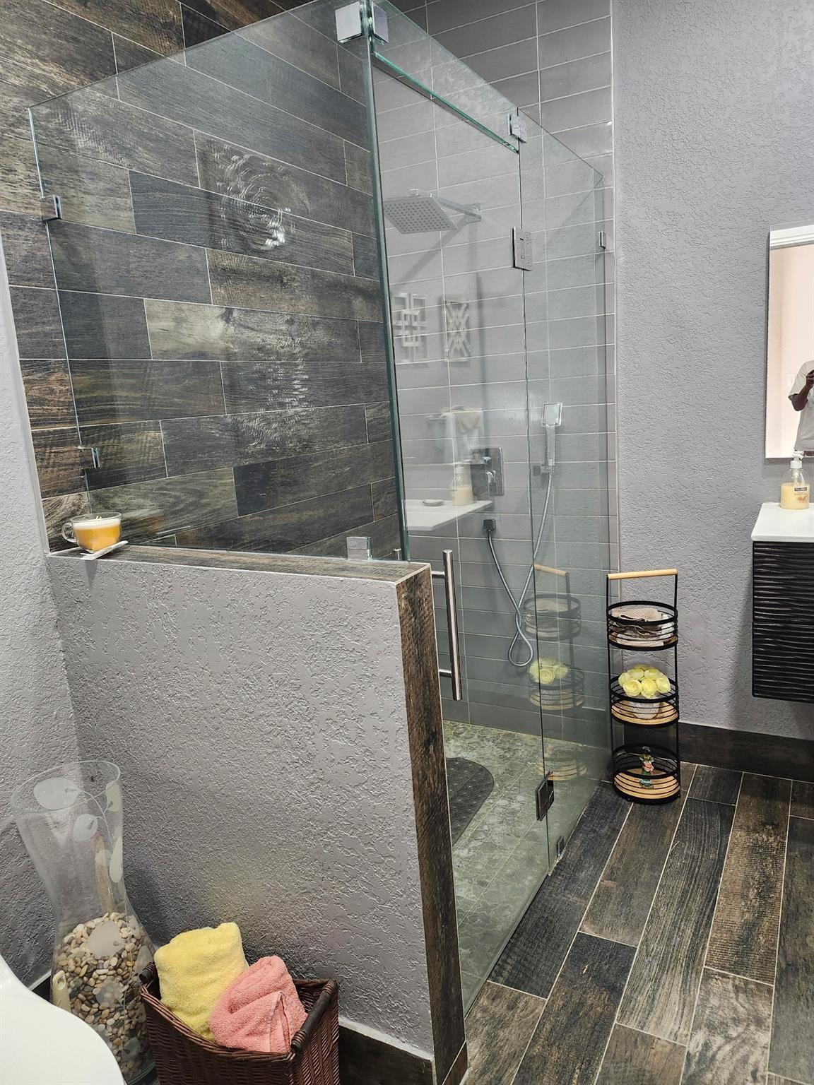 Colony Court 137-23 B - Residential