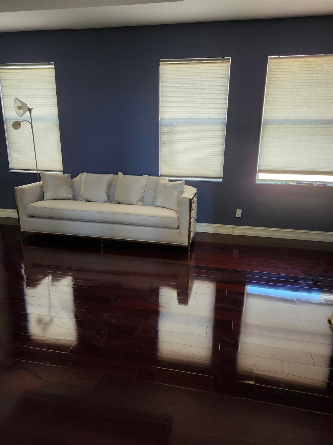 Colony Court 137-23 B - Residential