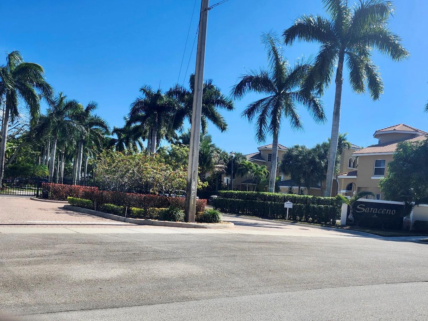 Colony Court 137-23 B - Residential