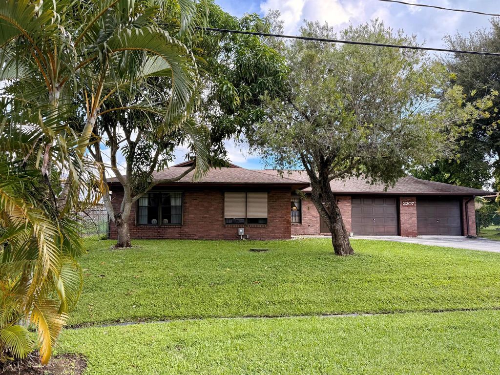 Photo of 2207 SE Avalon Road, Port Saint Lucie, FL 34952 (MLS # R11126347)