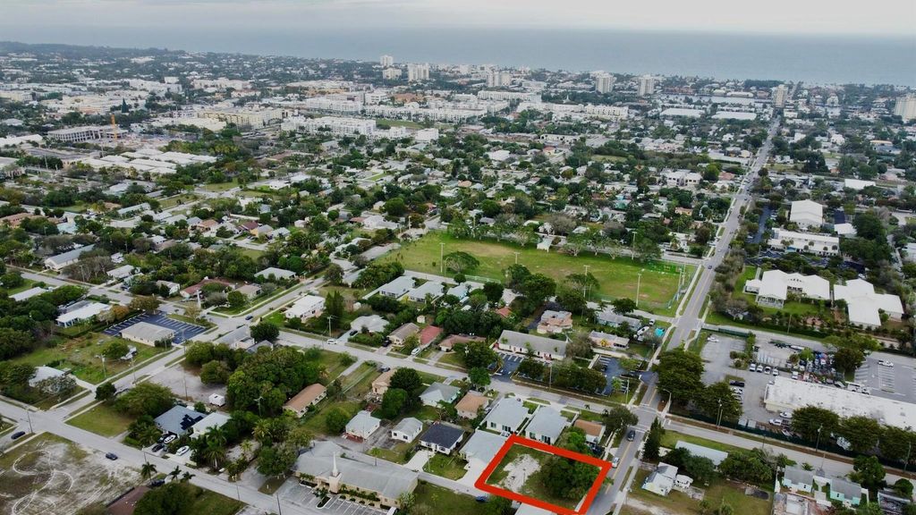 Photo of 0 SW 4th Street, Delray Beach, FL 33444 (MLS # R10951144)