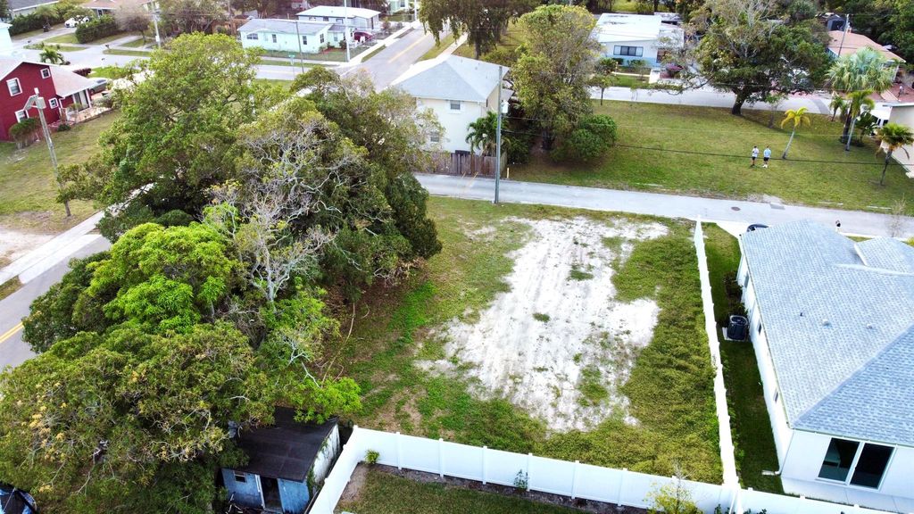 Photo of 0 SW 4th Street, Delray Beach, FL 33444 (MLS # R10951144)