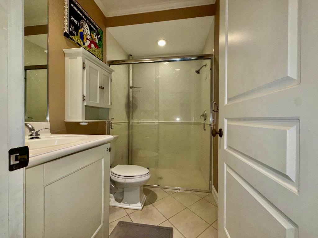 MALLORY SQUARE - Residential