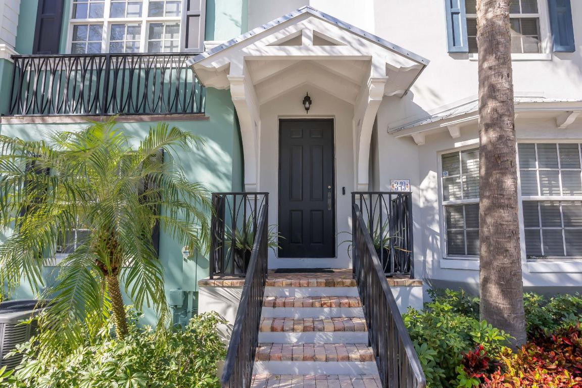 349 E Mallory Circle