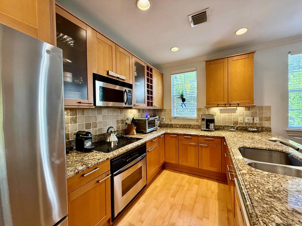 Photo of 349 E Mallory Circle, Delray Beach, FL 33483 (MLS # R11143032)