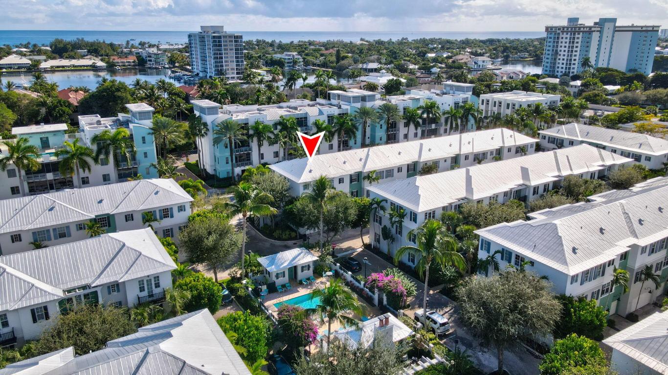 MALLORY SQUARE - Residential