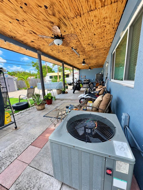 Tiny photo for 15 SW 13th Court, Deerfield Beach, FL 33441 (MLS # B26083808)