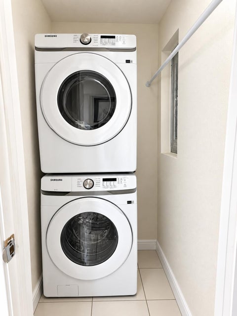 Tiny photo for 15 SW 13th Court, Deerfield Beach, FL 33441 (MLS # B26083808)