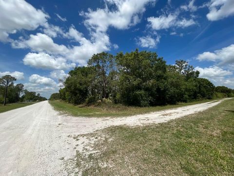 Single Family Residence in Clewiston FL 845 Appaloosa Avenue Ave.jpg