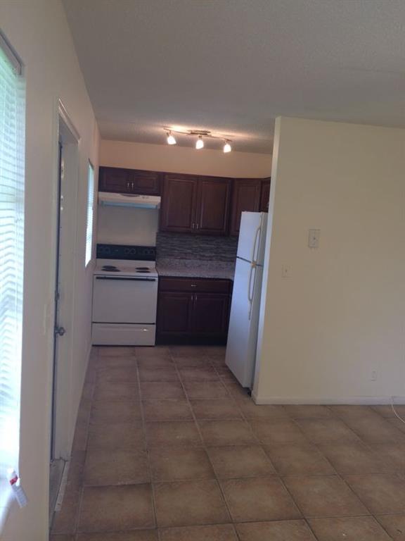 Riverside 2 1-104 D - Residential Lease