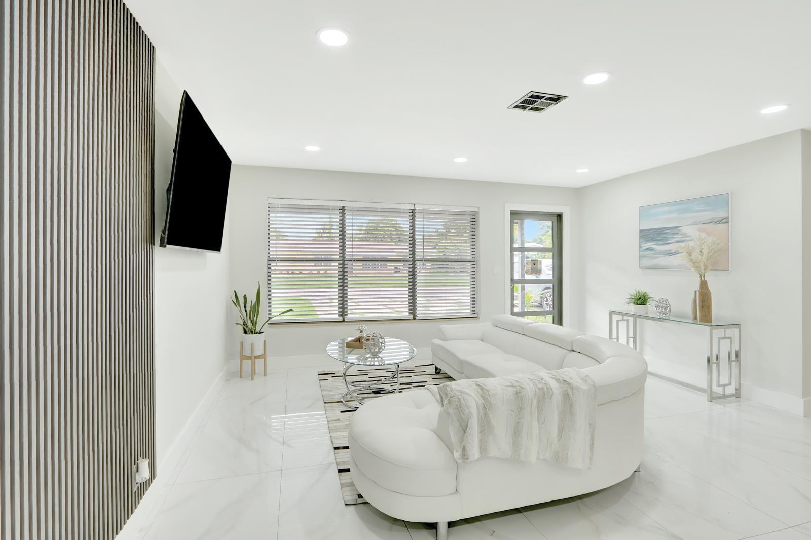 MEADOWBROOK - Residential