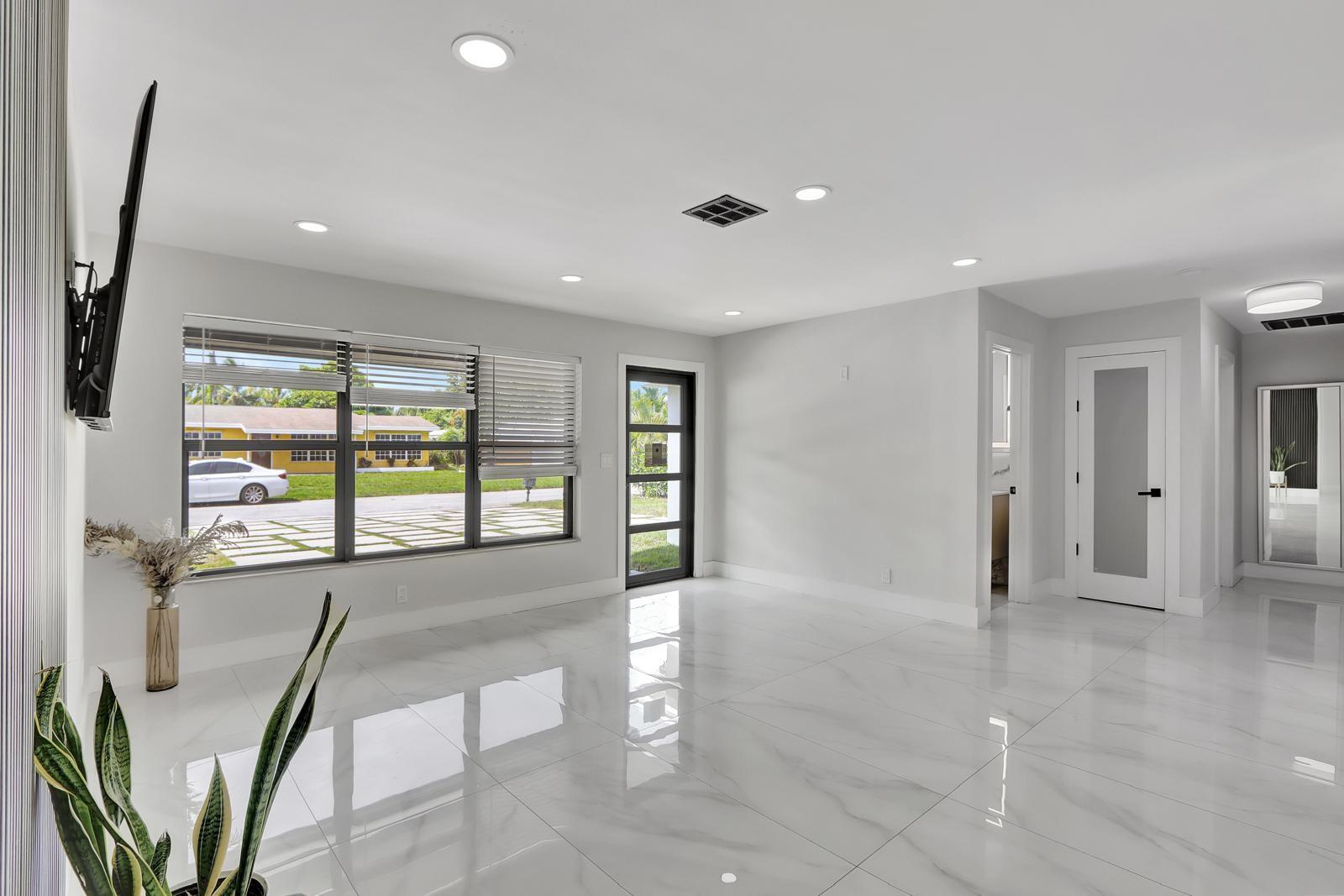 MEADOWBROOK - Residential