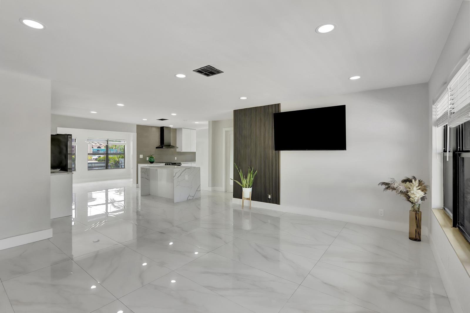 MEADOWBROOK - Residential