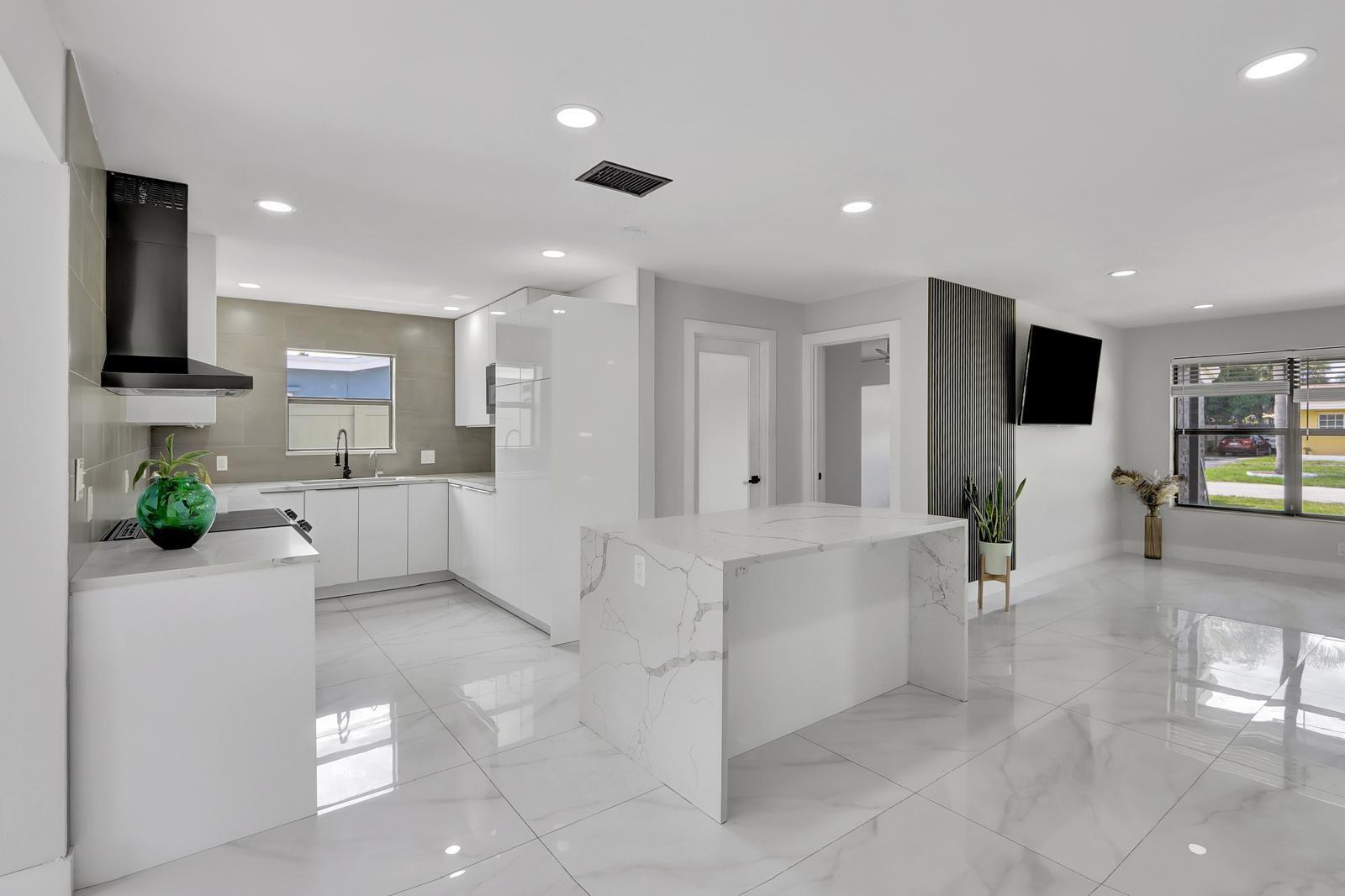 MEADOWBROOK - Residential