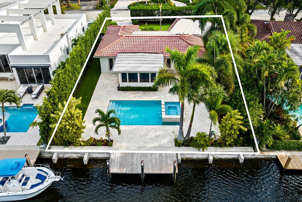Photo of 2625 NE 12th Street, Fort Lauderdale, FL 33304 (MLS # B26023376)