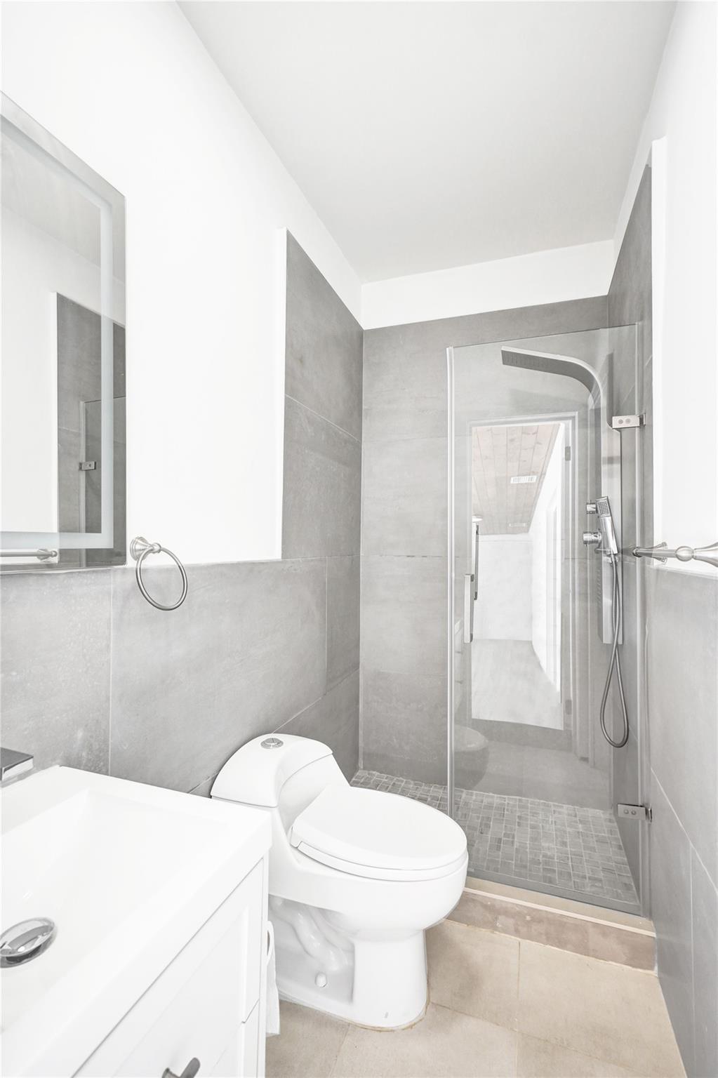 CORAL GABLES RIVIERA - Residential