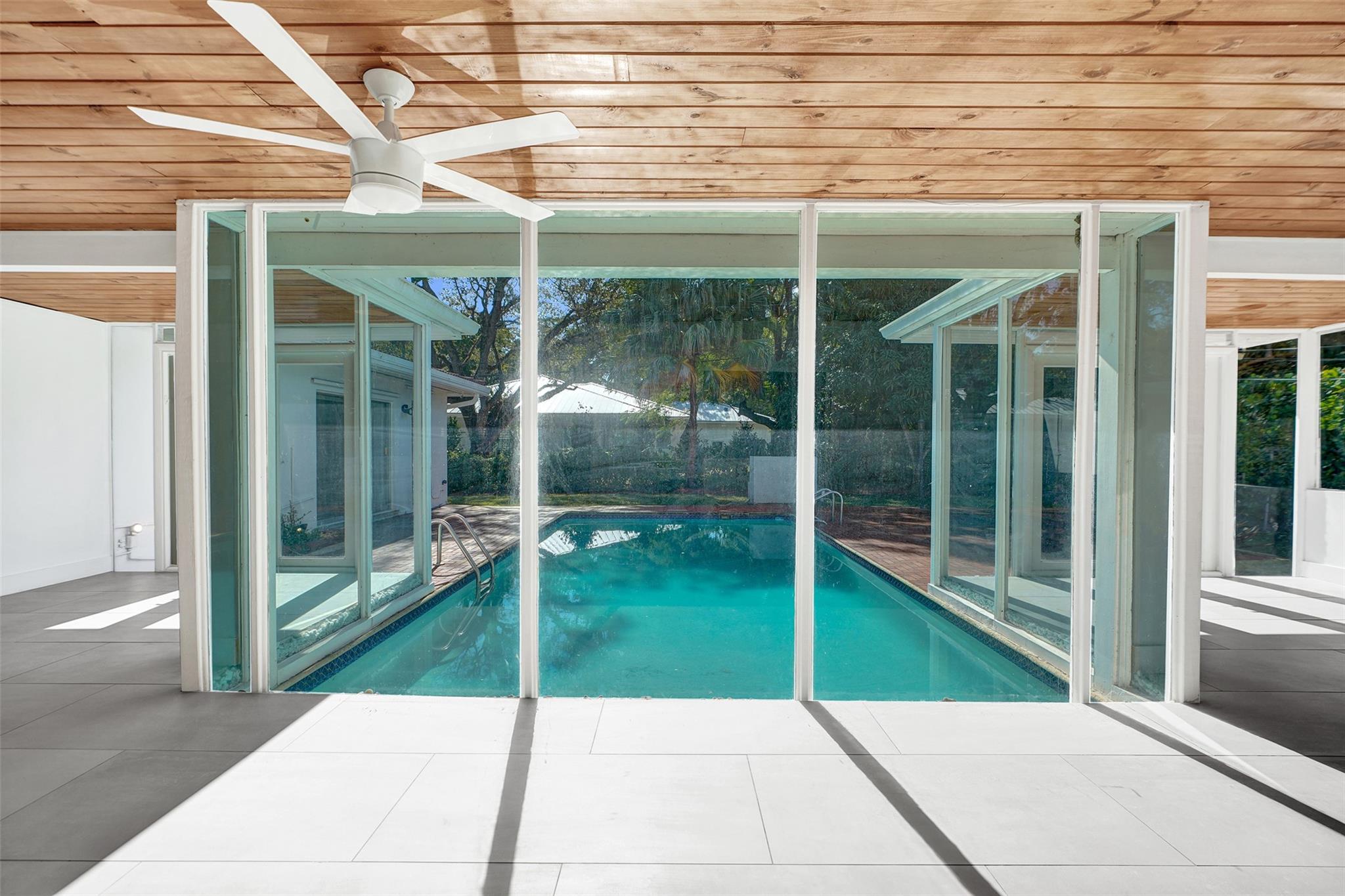 CORAL GABLES RIVIERA - Residential