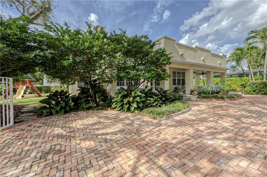 Photo of 1316 N Rio Vista Blvd, Fort Lauderdale, FL 33316 (MLS # F10364928)