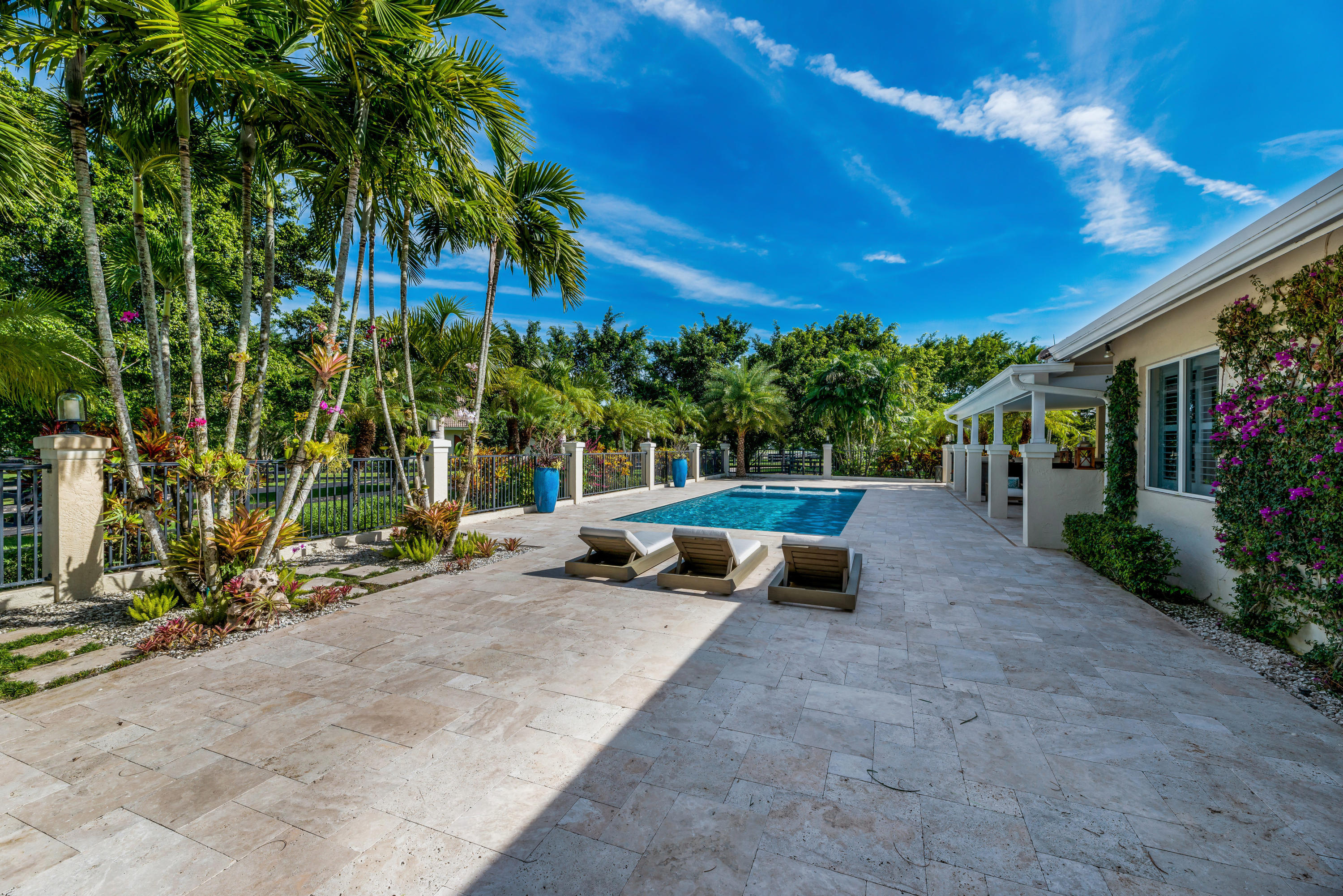 PALM BEACH POINT - Residential