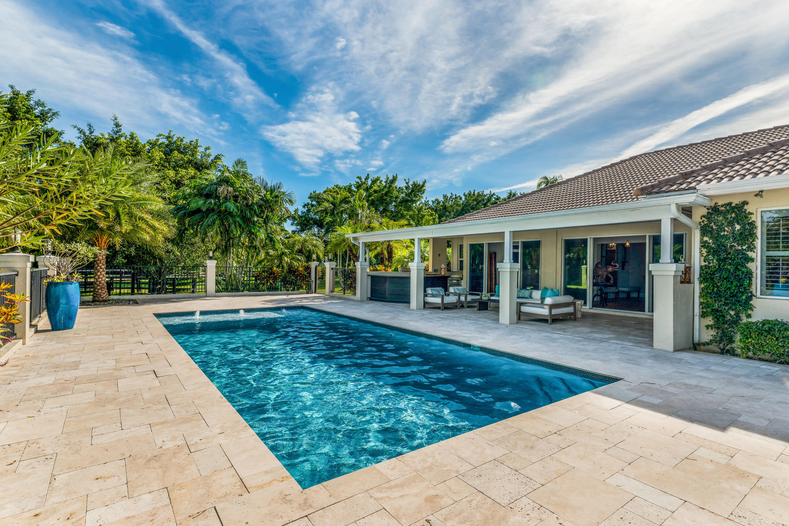 PALM BEACH POINT - Residential