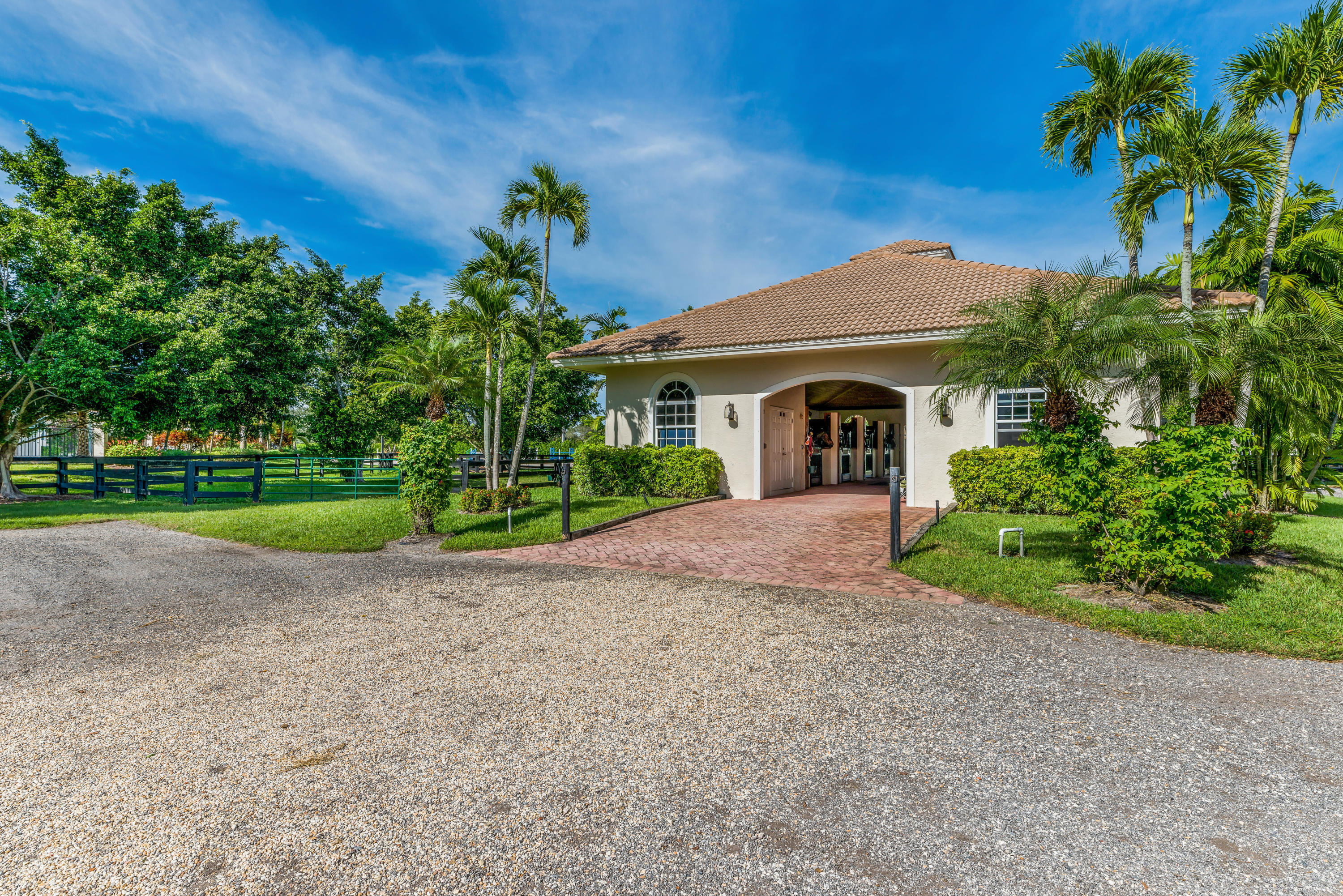 PALM BEACH POINT - Residential