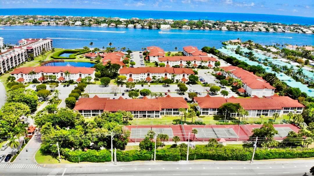 HALF MOON BAY CONDO - Residential