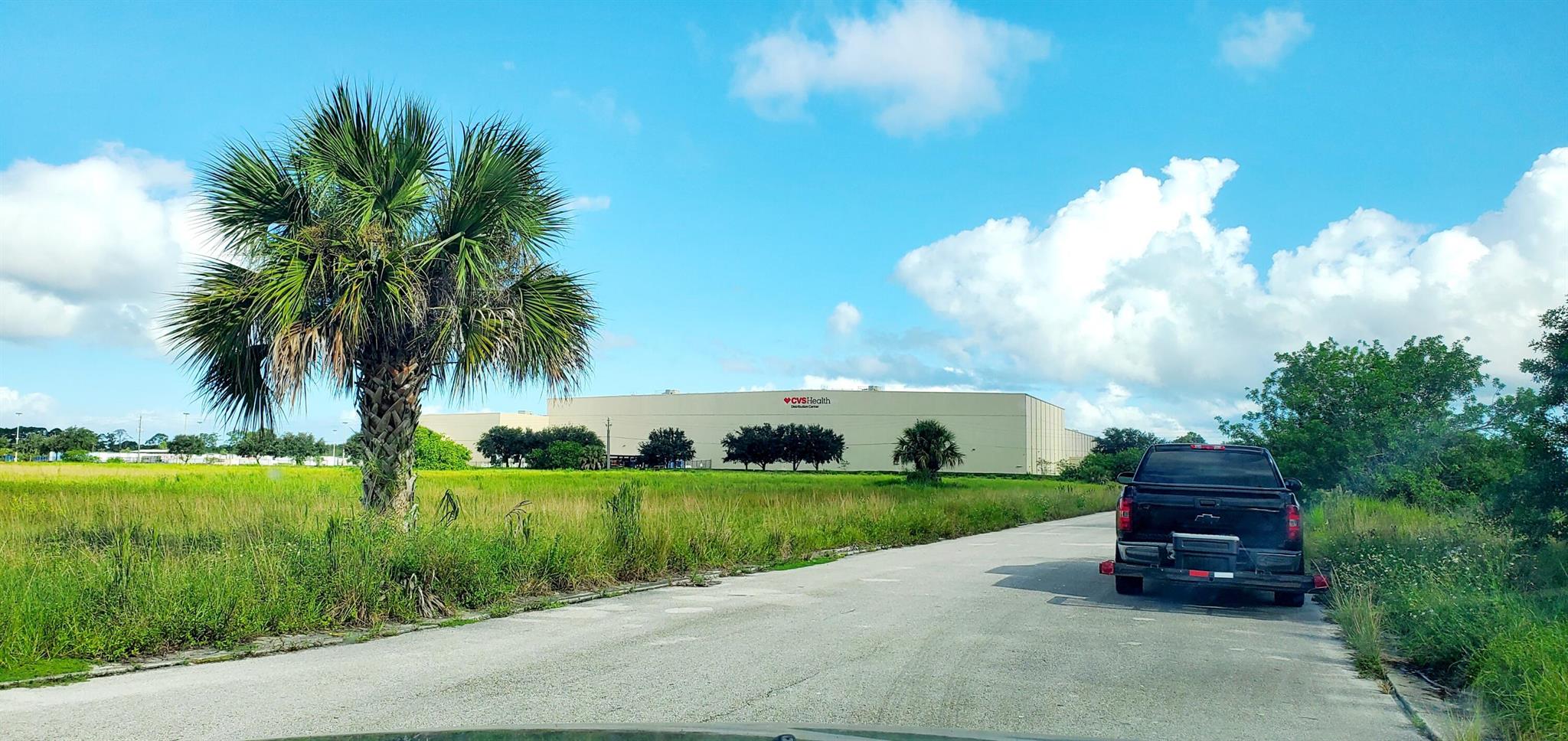 VERO TROPICAL GARDENS UNI - Land