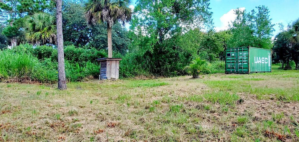 Photo of 9730 20th Lane, Vero Beach, FL 32966 (MLS # R11125391)