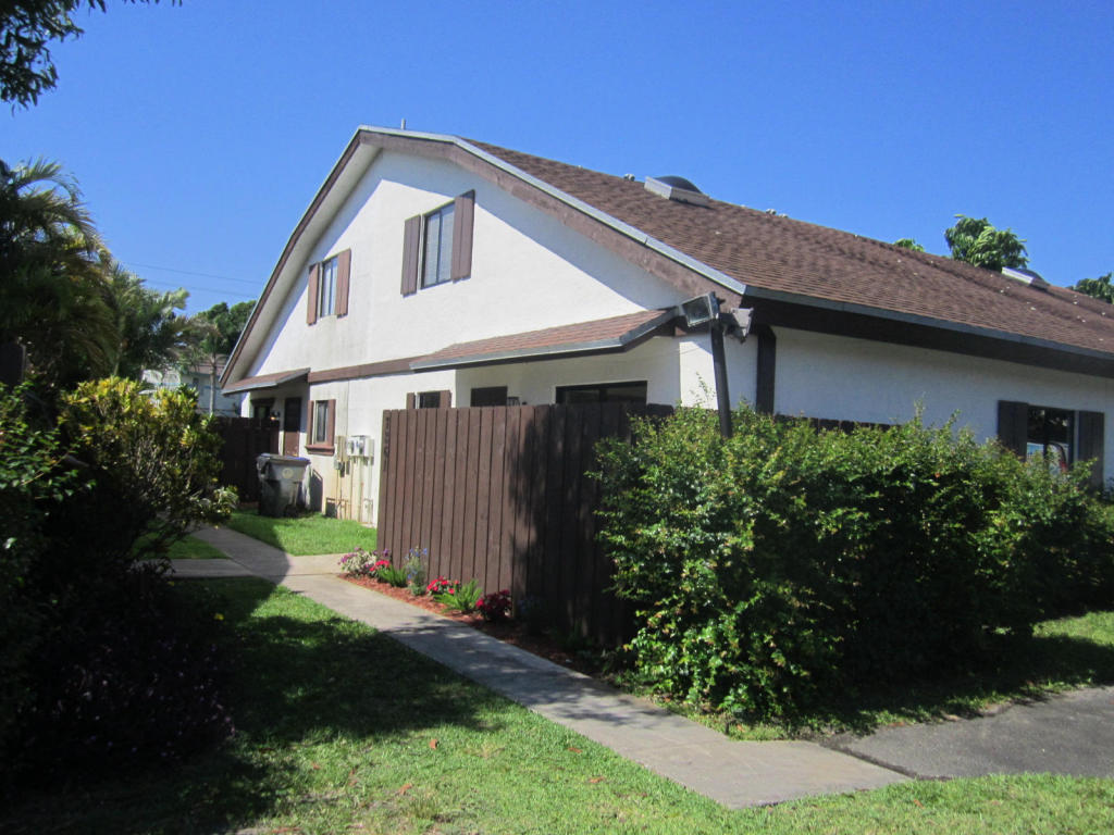 Willow Woods* Renovated*B - Residential