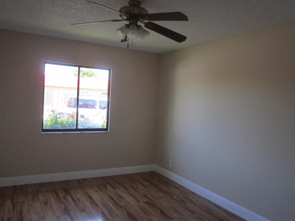 Willow Woods* Renovated*B - Residential