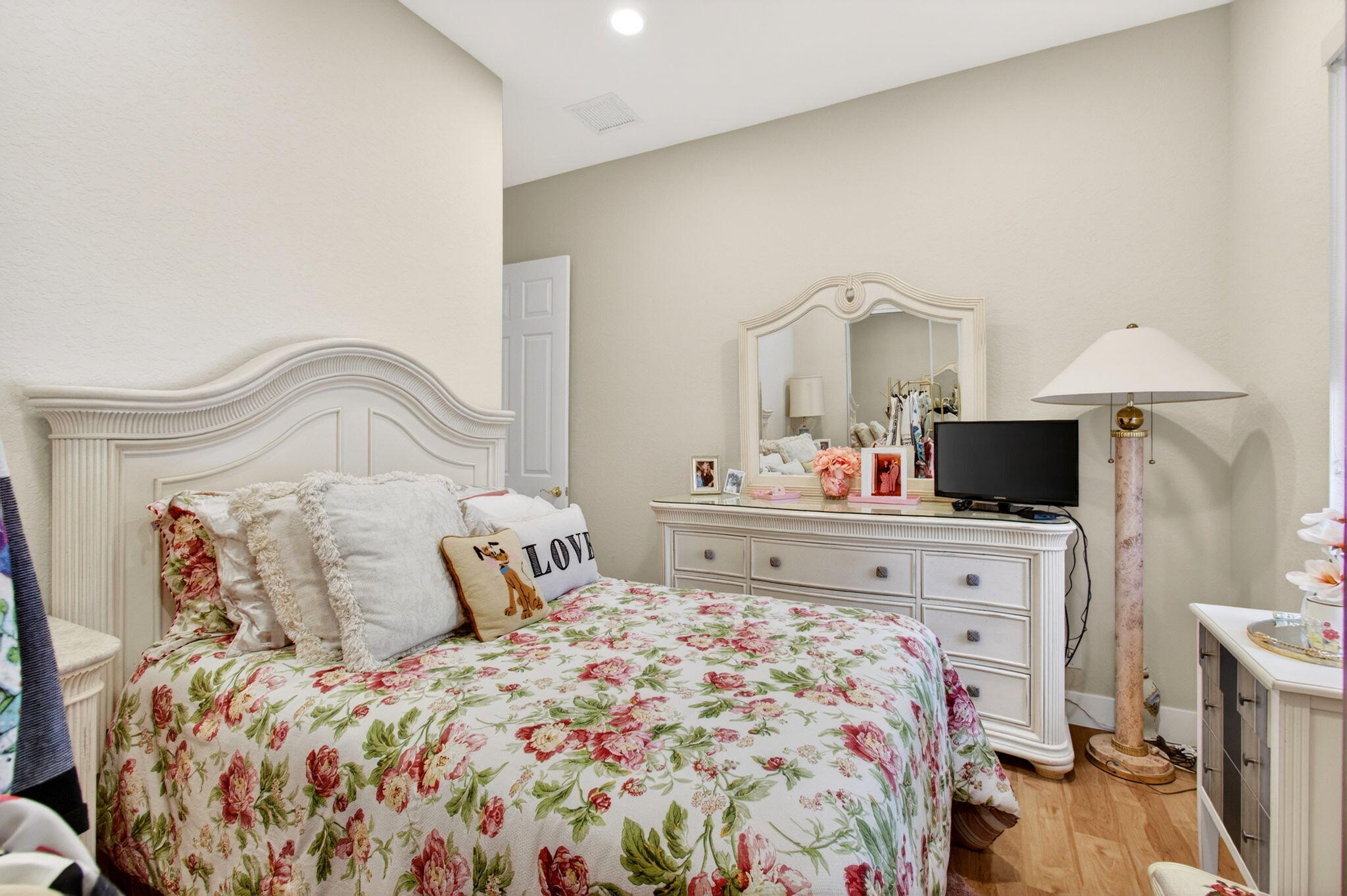 VENETIAN ISLES - Residential