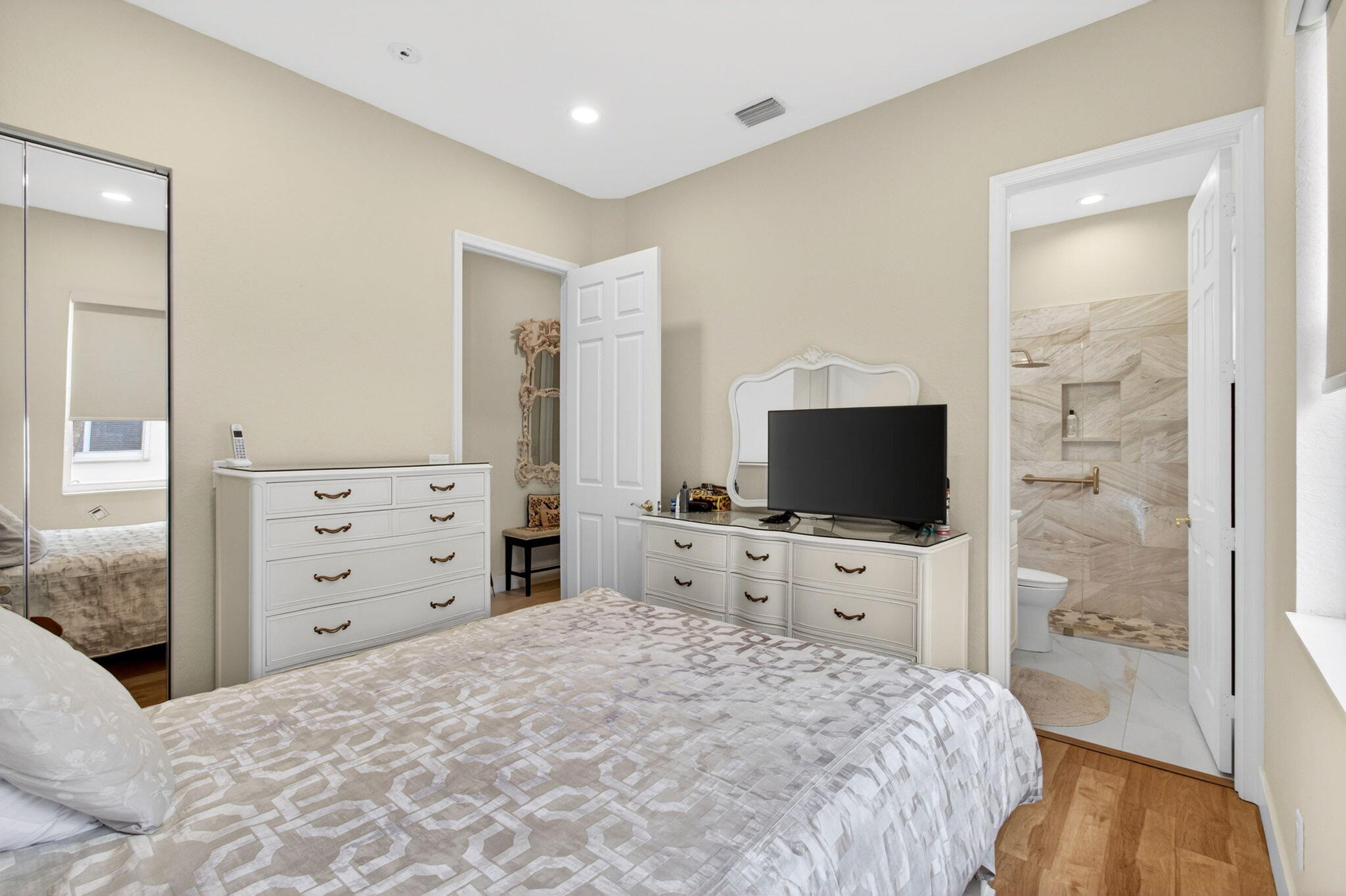 VENETIAN ISLES - Residential