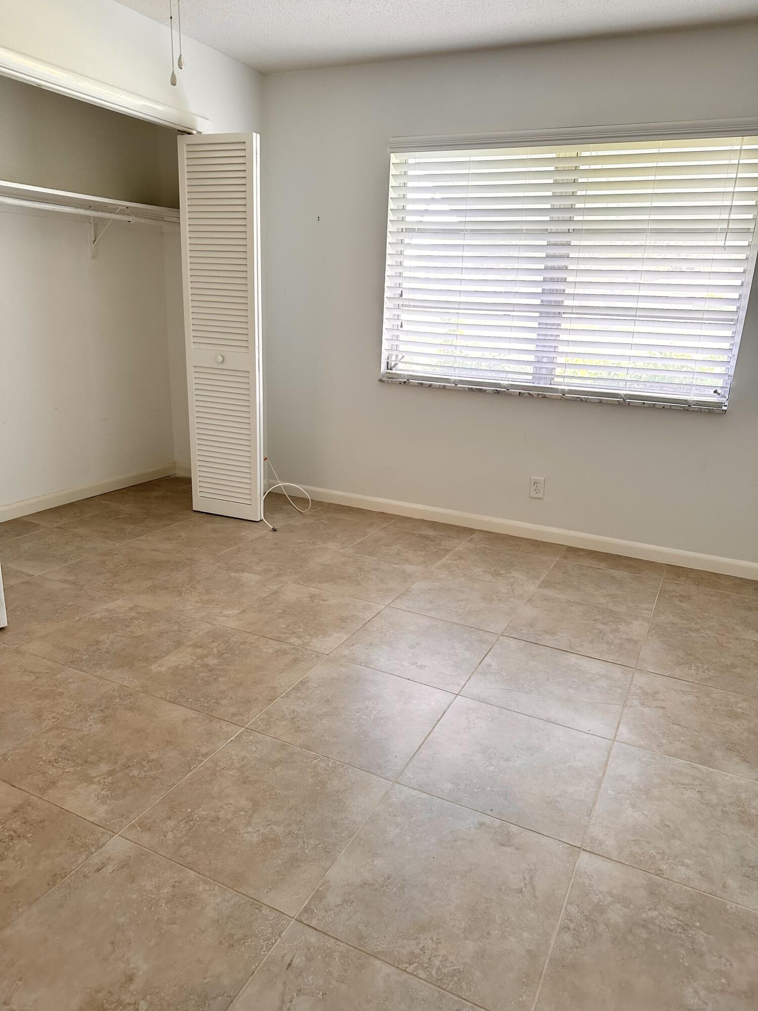 HIGH POINT OF DELRAY BEACH CONDO SEC I - Residential