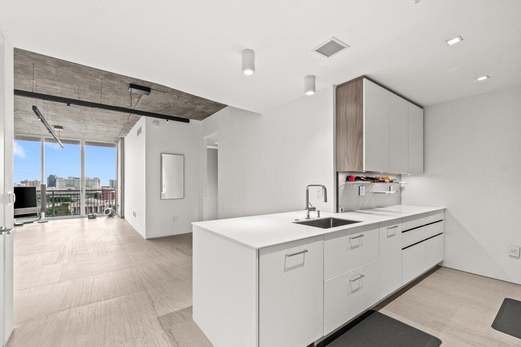 Photo of 300 S AUSTRALIAN Avenue #1104, West Palm Beach, FL 33401 (MLS # B26083123)