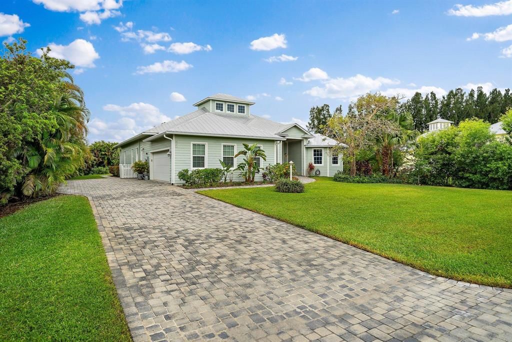 Photo of 470 SE Ashley Oaks Way, Stuart, FL 34997 (MLS # R10706177)