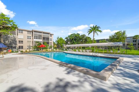 A home in Lauderdale Lakes