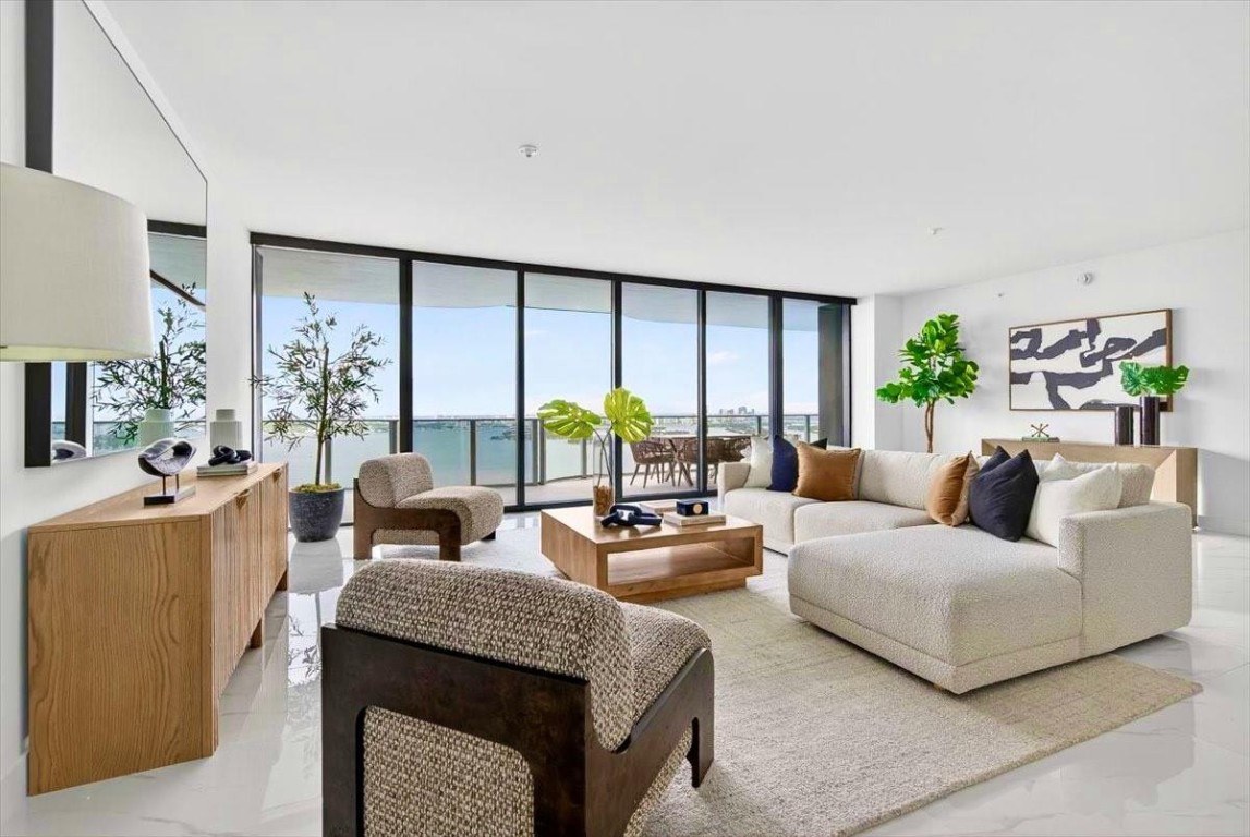 700 NE 24th Street 4802