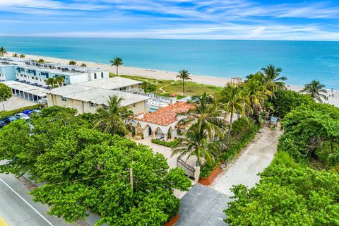 A home in Deerfield Beach