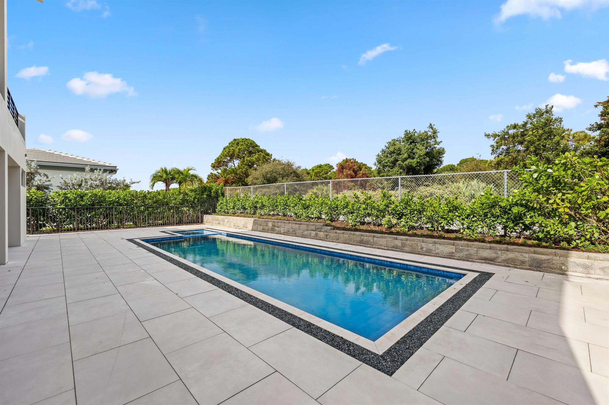 EDEN RIDGE - Residential