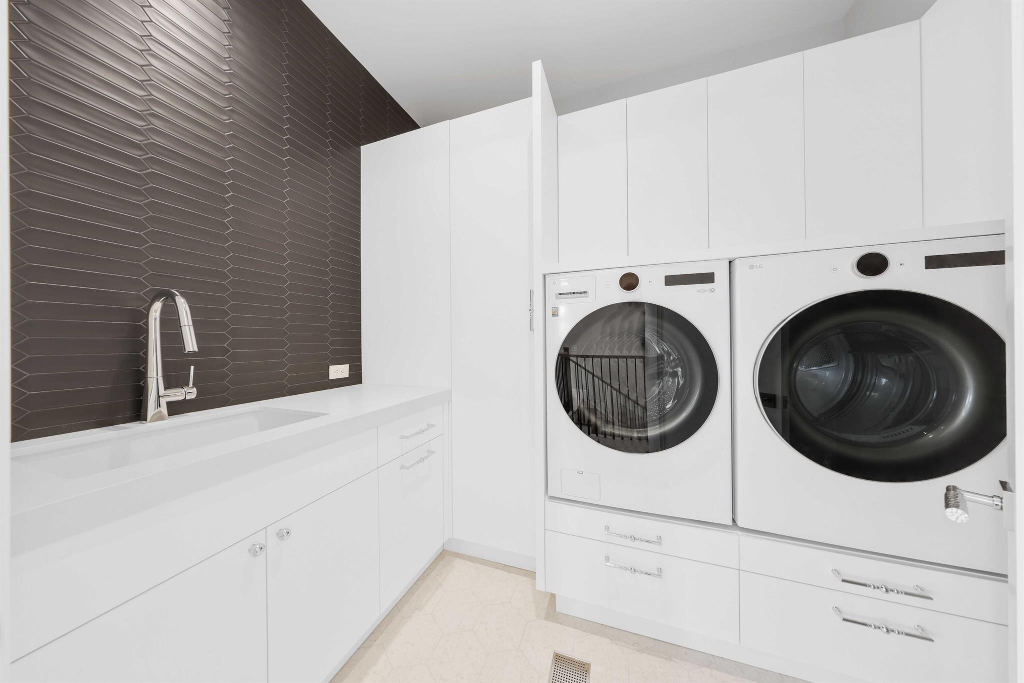 EDEN RIDGE - Residential