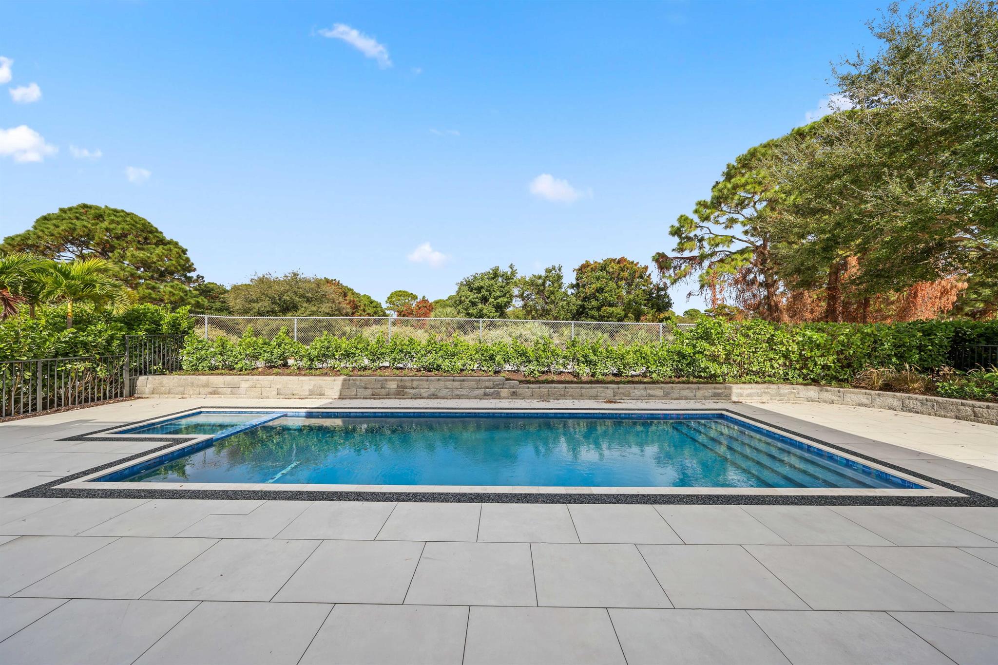 EDEN RIDGE - Residential