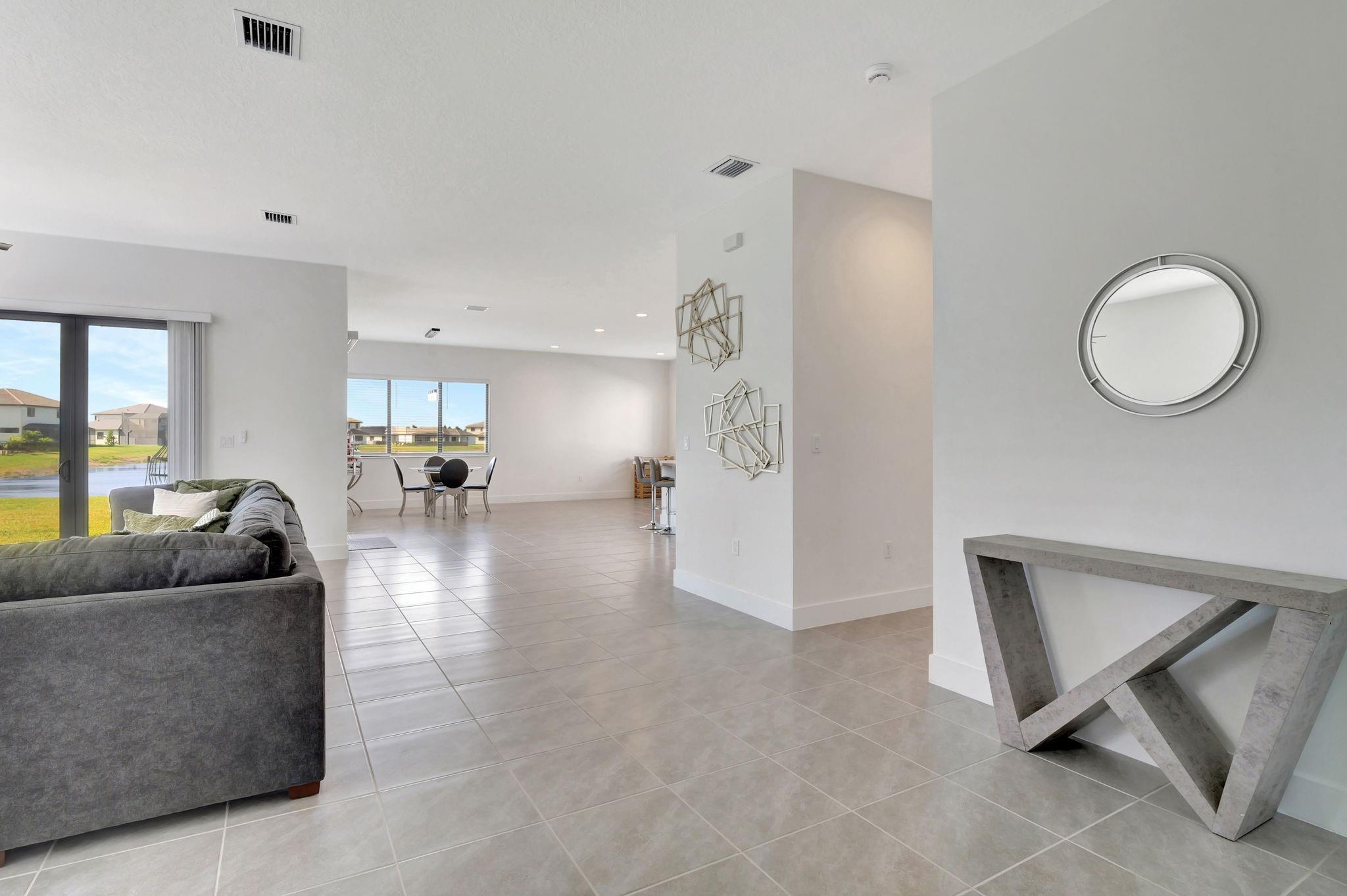 5273 Lamone Ln