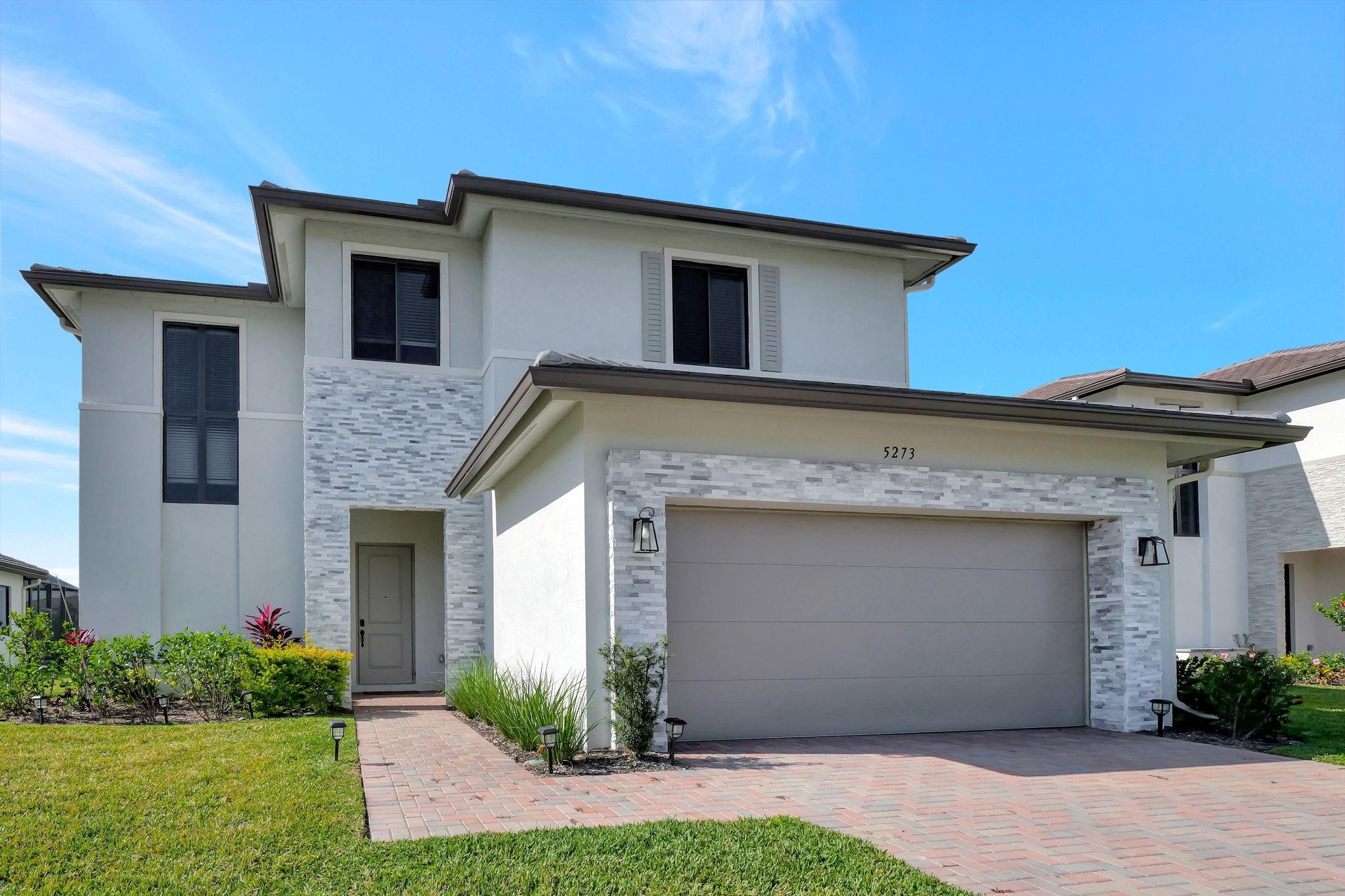 5273 Lamone Ln