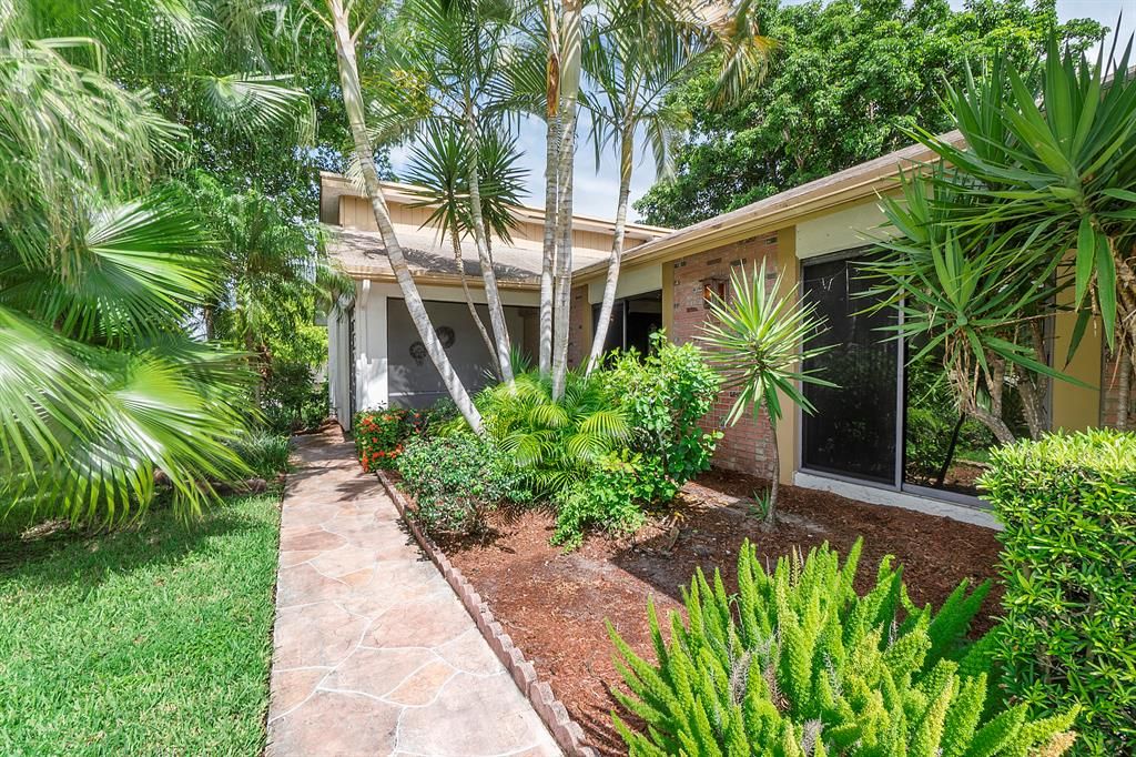 Photo of 6355 Timberlakes Way Way, Delray Beach, FL 33484 (MLS # R10823362)