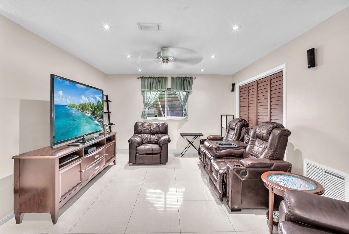 ORIOLE MARGATE SEC 6 - Residential