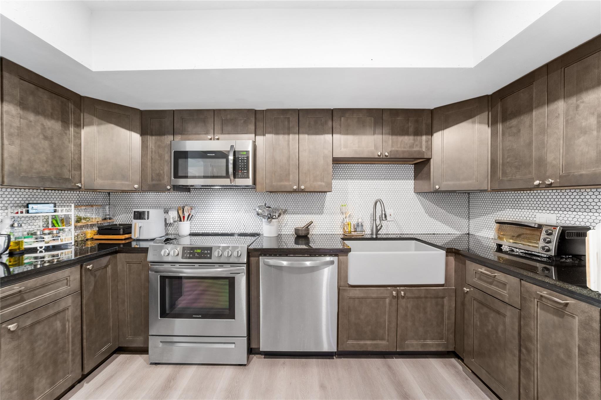 216-218 NE 9th Ave