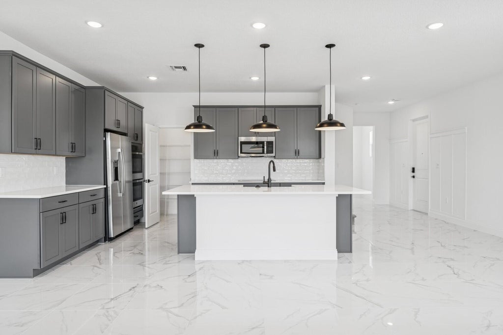 Photo of 105 SE Birch Terrace #1264, Stuart, FL 34997 (MLS # R11057293)