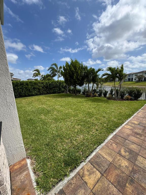 Veleiros at Crystal Lake - Residential